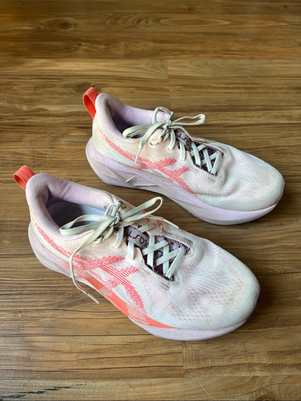ASICS Women's NOVABLAST 5 Running Shoes in White/Coral Reef - 8 Wide